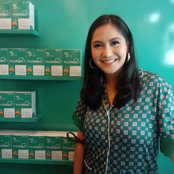 Hamil Anak Kedua, Caca Tengker Beri Kejutan ke Suami