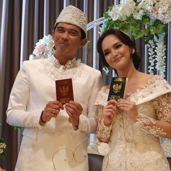 Setelah Sebulan Menikah, Angelica Simperler Umumkan Kehamilan Anak Pertama