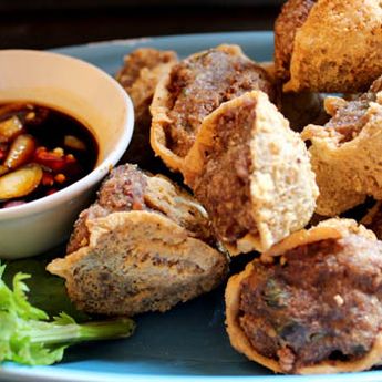 Cara Membuat Tahu Walik Isi Bakso Sapi Ayam Untuk Camilan Akhir Pekan