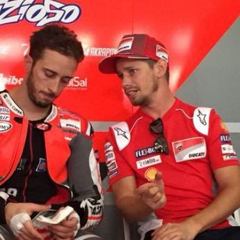 Casey Stoner Beropini Cara Ducati Perlakukan Pebalap  