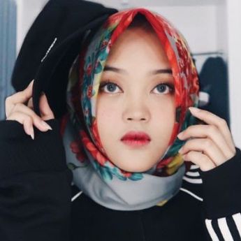 Chord Gitar Lagu Menahan Rasa Sakit - Putri Delina, Kunci Gitar Dasar Mudah Dimainkan dari E