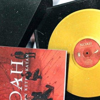 8 Tahun Berkarier Noah Lelang Vinyl Spesial Gold, Raffi Ahmad Beri Tawaran Tertinggi Rp 100 Juta