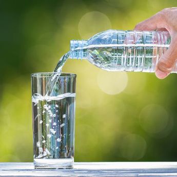Kamu Ingin Hidup Sehat ? Yuk Perhatikan Kecukupan Minum Air 