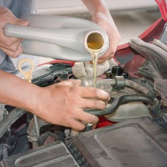 Inilah Alasan Mobil yang Jarang Dipakai Tetap Wajib Rutin Ganti Oli  