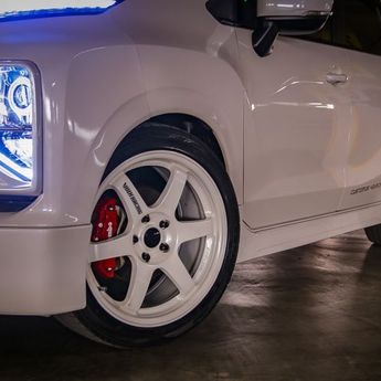 Apakah Aman Mobil Jika Pakai Pelek Replika?  