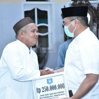 Pemprov Babel Berikan Bantuan Untuk Masjid An Nur Sungkap