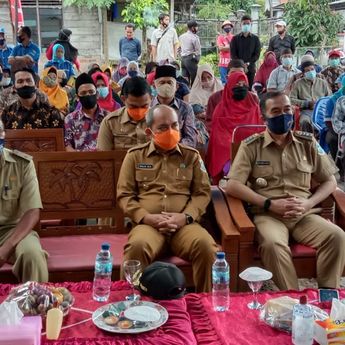Hadiri Pelantikan RT/RW Kelurahan Asam, Molen Sebut RT/RW Ujung Tombak Masyarakat