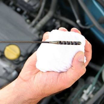 Cara Mengetahui Kualitas Oli Mesin Masih Bagus Atau Harus Diganti pada Mobil Pribadi?  