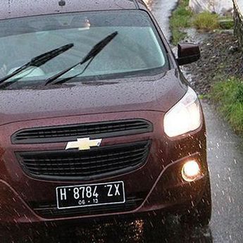 Tidak Dibenarkan Kurangi Tekanan Udara Ban Ketika Hujan  