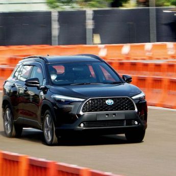 Masyarakat Indonesia Lebih Menyukai Hybrid Ketimbang Mobil Listrik  