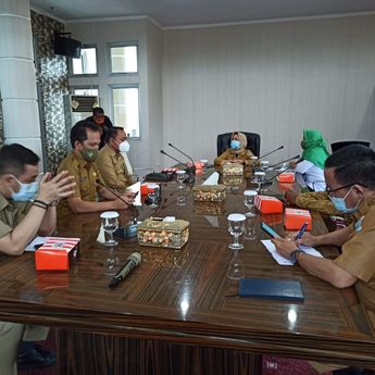 Sekda Radmida Pimpin Pertemuan Forum Kemitraan Kota Pangkalpinang