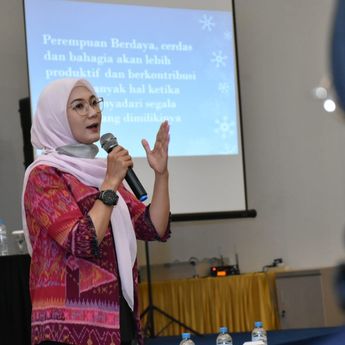 Jelang Peringatan Hari Ibu, Melati Erzaldi Ajak Perempuan Babel Berperan Dalam Pendidikan Keluarga 