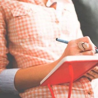 Sebelum Buat Resolusi Tahun Baru, Ketahui Dulu Manfaat Menulis Jurnal