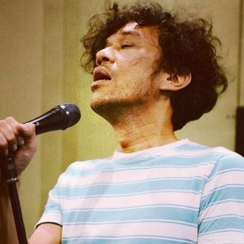 4 Personil Band Indonesia yang Juga Penyiar Radio, Siapa Aja Mereka?