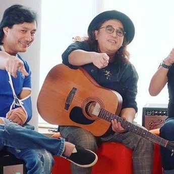 Kla Project di Konser Karsa dan Cita untuk Tanah Air Fakultas Kedokteran Universitas Indonesia
