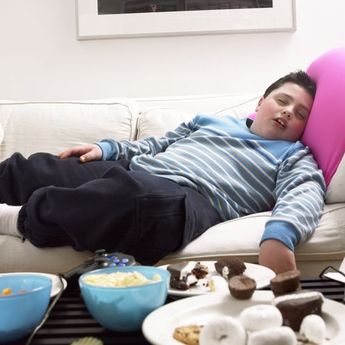Sering Mengantuk Setelah Makan? Tahukan Anda Apa Penyebabnya