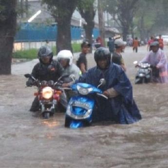 Batas Aman Motor kalau Melewati Banjir  