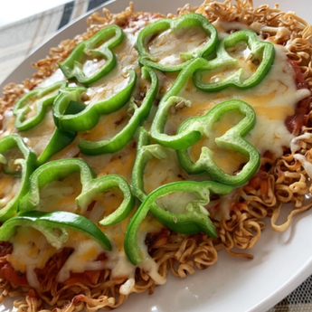 Mudah Dan Enak Berikut Ini Cara Membuat Pizza Ramen Kriuk Ala Jepang