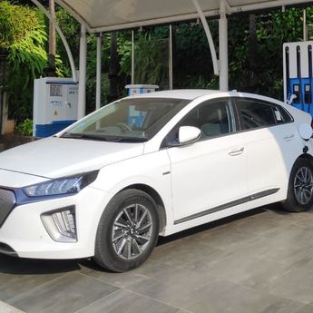 Jelang Akhir 2021 Beli Mobil Listrik Bakal Bebas Pajak  