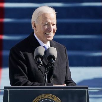 Bawa Satu Barang Unik ke Gedung Putih, Joe Biden Ternyata Bawa Ini !