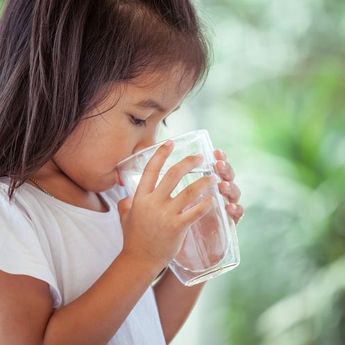 10 Tanda Dehidrasi Pada Anak Yang Perlu  Diwaspadai Para Orang Tua