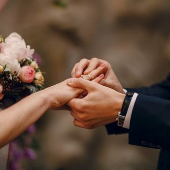 11 Fitur Wajah Ini Menunjukkan Seseorang yang Bakal Terlambat Menikah!
