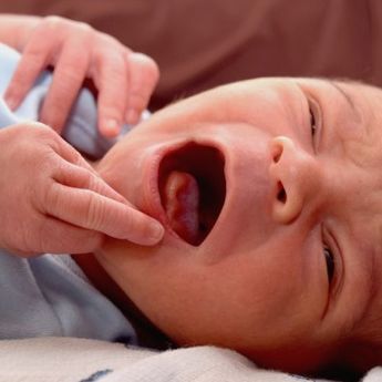 Cara Menghilangkan Lidah Putih Pada  Bayi Sesuai Penyebabnya