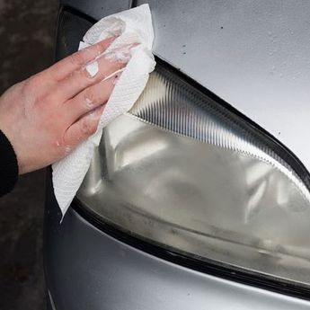 Cara Aman Poles Lampu Mobil, Jangan Sampai Bikin Buram Atau Kusam  