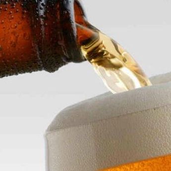 Inilah Risiko Minum Alkohol Pada Usia Tertentu. Pahami Itu !  