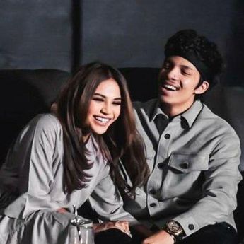 Chord Gitar dan Lirik Lagu Cinta Seperti Aku - Aurelie Hermansyah 