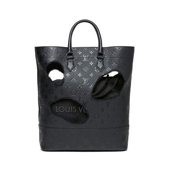 Ikon Peringatan 160 Tahun Louis Vuitton, Inilah "Tas Bolong" Monokrom