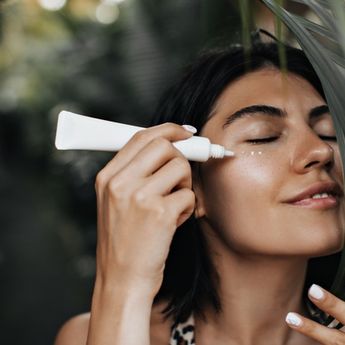Pentingnya Sunscreen Untuk Melindungi Kulit, Kamu Harus Pakai!