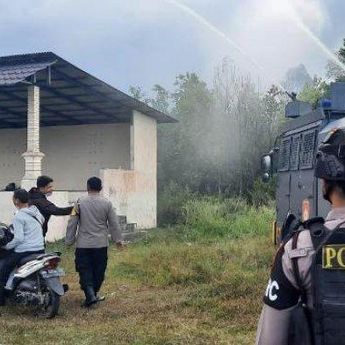 Hutan dan Lahan di Kawasan GOR Sahabudin Babel Terbakar, Tim Gabungan Turun Tangan