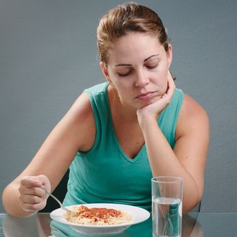 10 Tanda Seseorang Kurang Makan yang Perlu Diwaspadai        