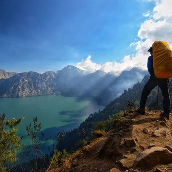 Bagaimana Cara Membakar Kalori Saat Mendaki Gunung ? Simak Berikut Ini