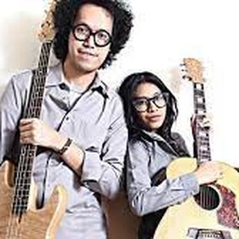  Chord Kunci Gitar dan Lirik Lagu Somewhere in Between - Endah N Rhesa.