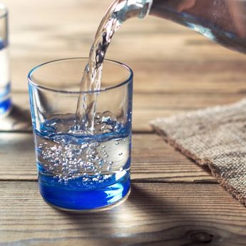 Bahaya, Jangan Minum Air yang Dibiarkan di Wadah Terbuka ! Mengapa ?  