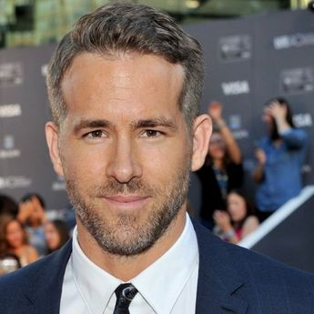 Ryan Reynolds Tanggapi Peran Johnny Cage di Sekuel Mortal Kombat