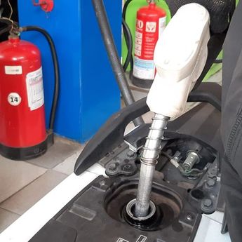 Apa Benar Motor Injeksi Tak Boleh sampai Kehabisan Bensin?  