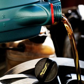 Ini Penyebab Oli Transmisi Matik pada Mobil Berkurang  