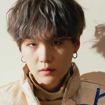Cerita Suga BTS Pasca Operasi Bahu