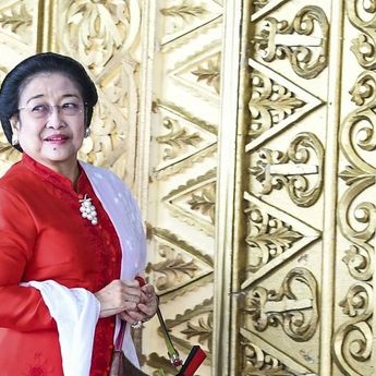 Megawati  Menerima  Bintang Jasa dari Presiden Rusia Vladimir Putin