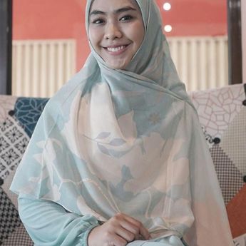 Oki Setiana Dewi Minta Ria Ricis Segera Pulang,  Ayah Meninggal Dunia