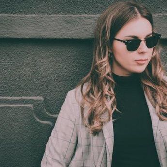 5 Zodiak Yang Dikenal Paling Cuek