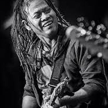Chord Gitar Dan Lirik Lagu Don't Worry - Tony Q Rastafara