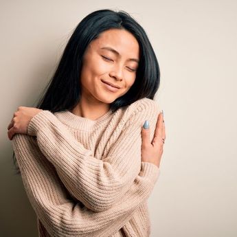 Ikuti 6 Langkah Ini agar Bisa Mencintai Diri Sendiri dan Lebih Bahagia