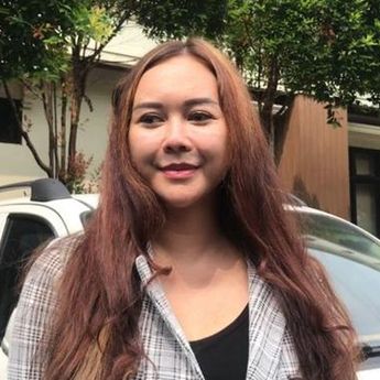 Aura Kasih Sebut Dulu Bilang Covid-19 Konspirasi, eh Bisa Positif Juga