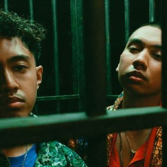 Dengerin Single Baru Rayi Putra feat. Laze, Yang Merasa Bucin Merapat!