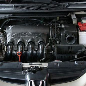 Apakah Boleh Mencuci Ruang Mesin Mobil?  