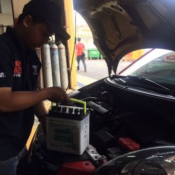 Tidak boleh Lepas Aki Mobil Sembarangan, Bisa Bikin Sistem Elektronik Eror  